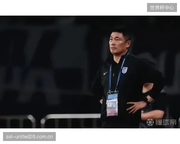 大连英博主场进攻火力全开，李国旭的传控体系在梭鱼湾球场运转流畅。